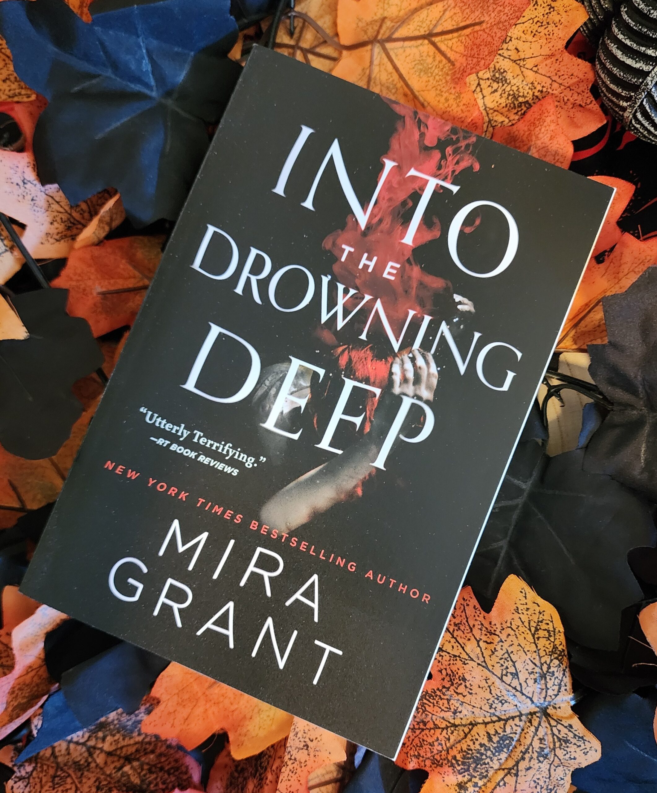 Into the Drowning Deep by Mira Grant